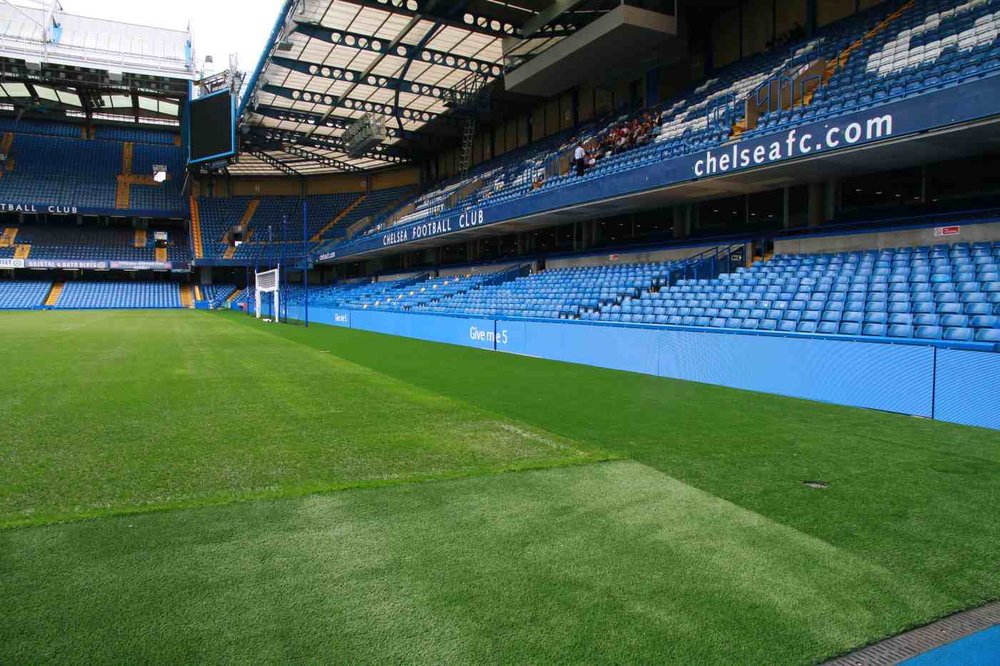 FC Chelsea London installiert Delta LED-Displays, um die Wirkung der Bandenwerbung in seinem Stadion an der Stamford Bridge zu verbessern